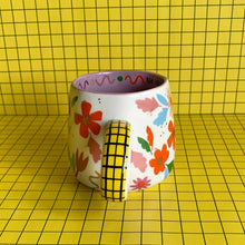 Load image into Gallery viewer, Small Talk 'Absolutely No Idea' Cup