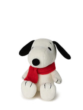 Load image into Gallery viewer, Snoopy with Scarf - 17 cm