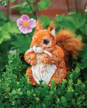 Load image into Gallery viewer, Wrendale Designs Fern Squirrel