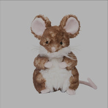 Load image into Gallery viewer, Wrendale Designs Oliver Mouse