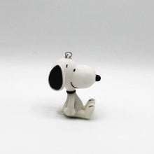 Load image into Gallery viewer, Peanuts Snoopy Keyring