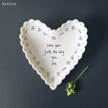 Load image into Gallery viewer, 2060 Scallop Heart Dish - Love you Just

