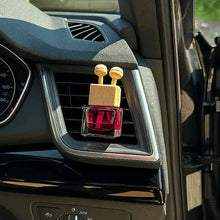 Load image into Gallery viewer, Rosy Roo Car Diffuser – Black Orchid
