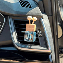 Load image into Gallery viewer, Rosy Roo Car Diffuser – Ocean Breeze
