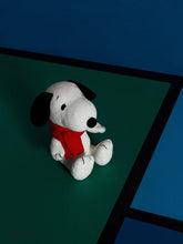 Load image into Gallery viewer, Snoopy with Scarf - 17 cm
