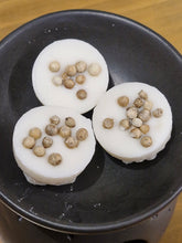 Load image into Gallery viewer, Freckleface Wax Melts - Pick and mix

