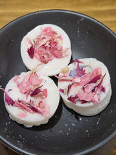 Load image into Gallery viewer, Freckleface Wax Melts - Pick and mix
