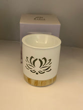 Load image into Gallery viewer, White ceramic wax melt/oil burner - Lotus Flower design
