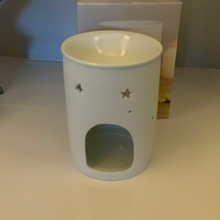 Load image into Gallery viewer, White ceramic wax melt/oil burner - Angel
